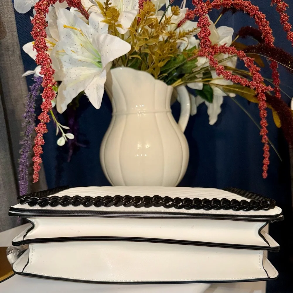 ALDO Greenwood White Quilted Shoulder Bag/Crossbody Bag - Picture 16 of 16